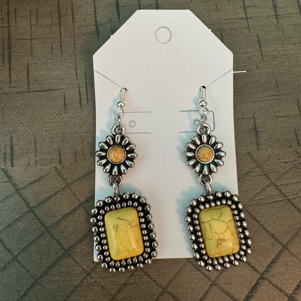 Yellow western styled earrings!